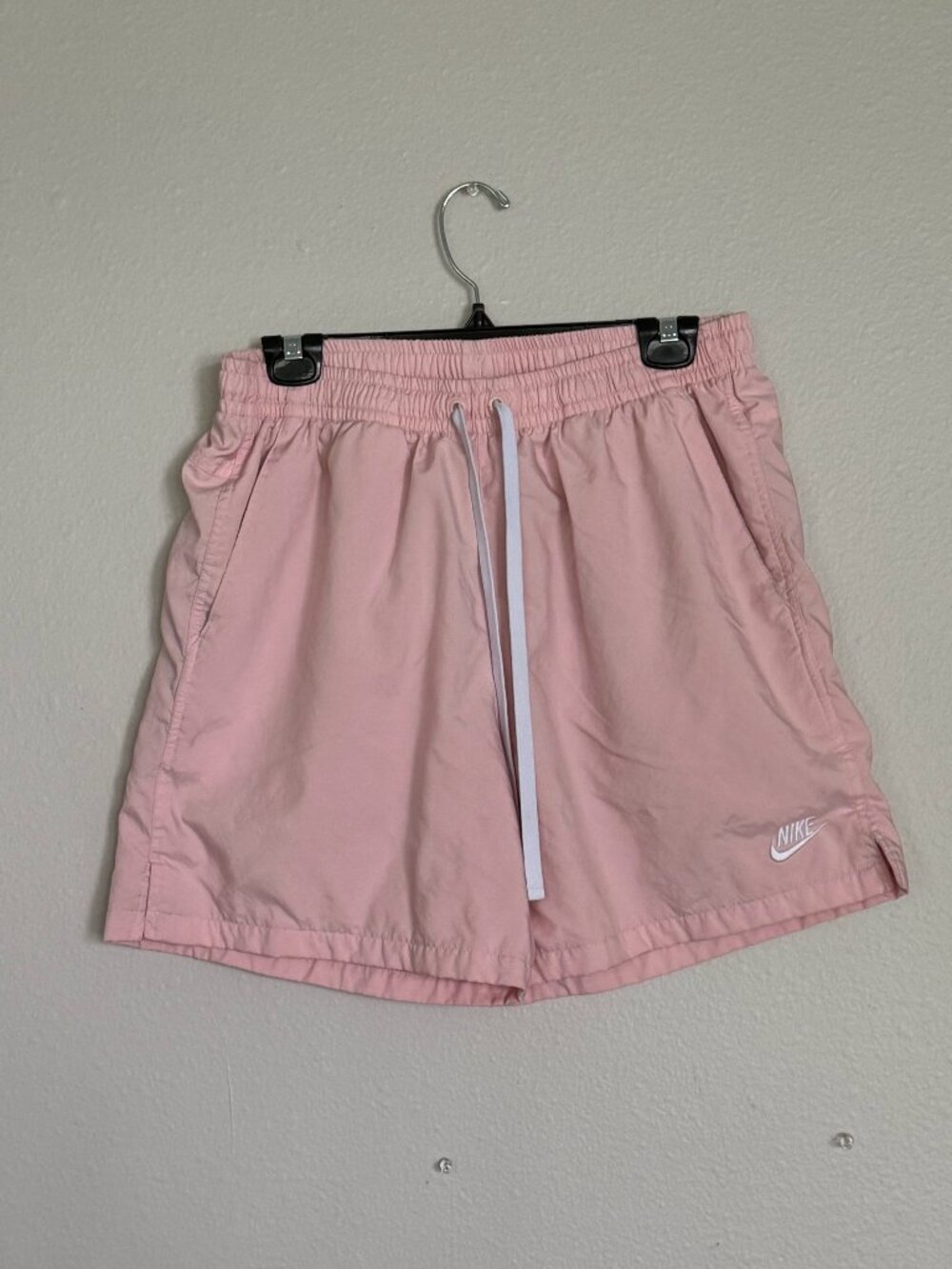 Nike Men’s Woven Flow Shorts Light Pink Size Large AR2382-686
